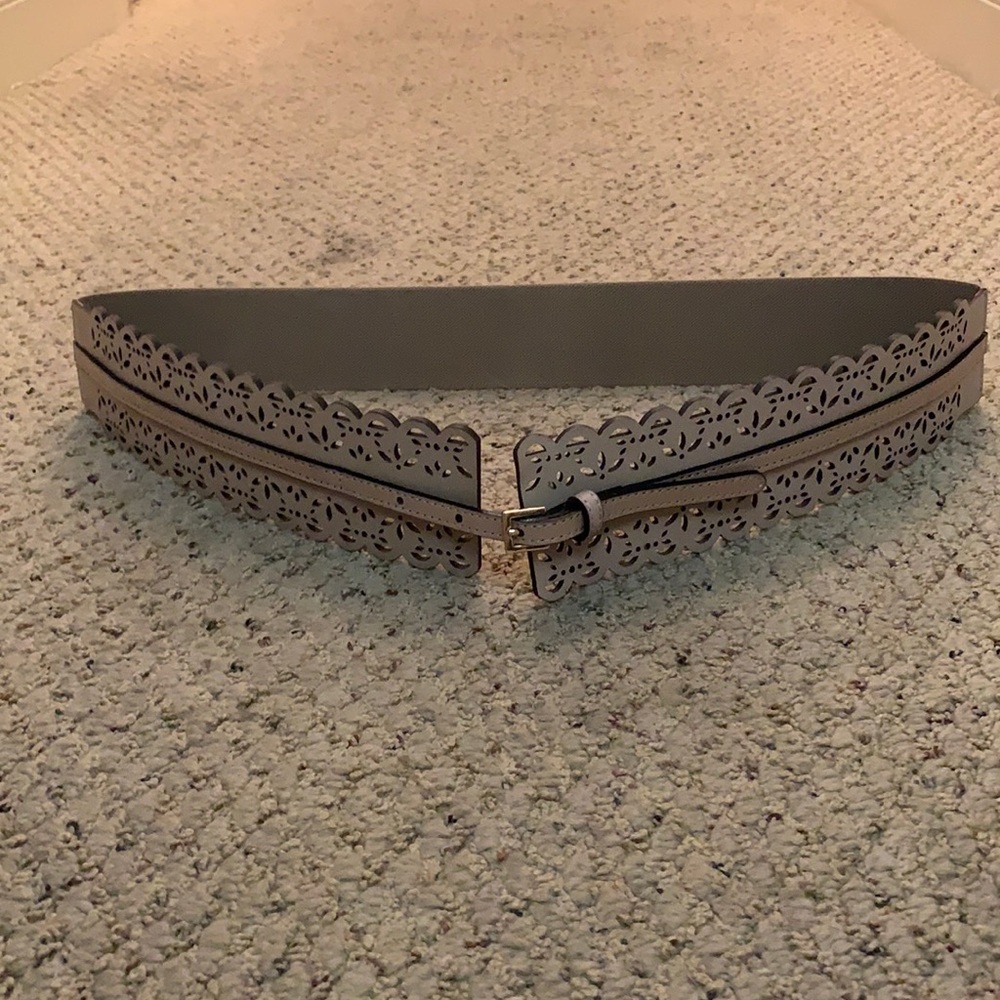 Lattice leather front with stretch back